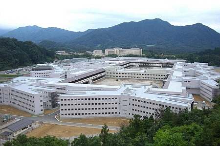 ���������ЎЉ�A���i�Z���^�[�J����