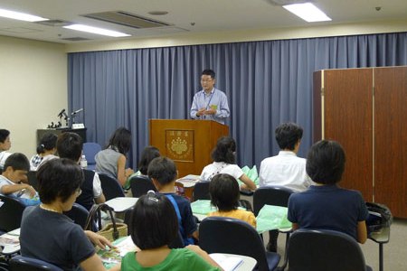 �d�����e�����ł́C�@���Ȃ̋Ɩ����e�𗝉����悤�Ɛ^���ɕ����q�ǂ�����