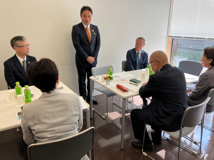 柿沢法務副大臣が、江東区保護司会更生保護サポートセンターの視察、更生保護関係者との意見交換会を行いました。
