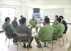 矯正施設・保護観察所による一貫性のあるプログラムの実施のイメージ