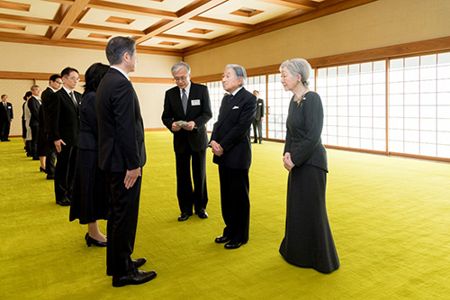 天皇皇后両陛下との御接見の様子写真