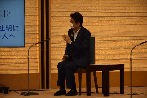 メッセージを語られる安倍前内閣総理大臣