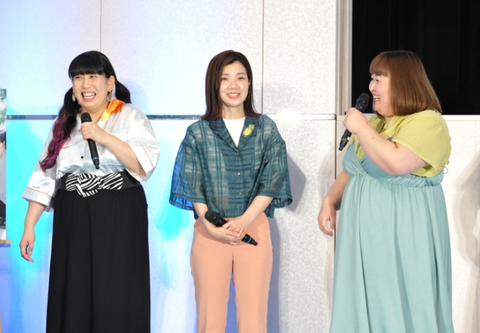 画像:3時のヒロイン×シソンヌ 田所副大臣・小野田政務官とともに