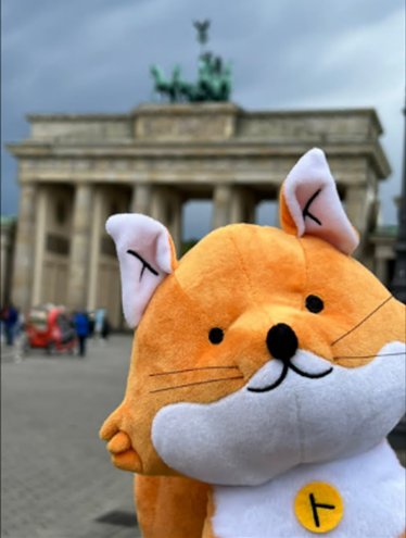 ドイツ・ブランデンブルク門にて