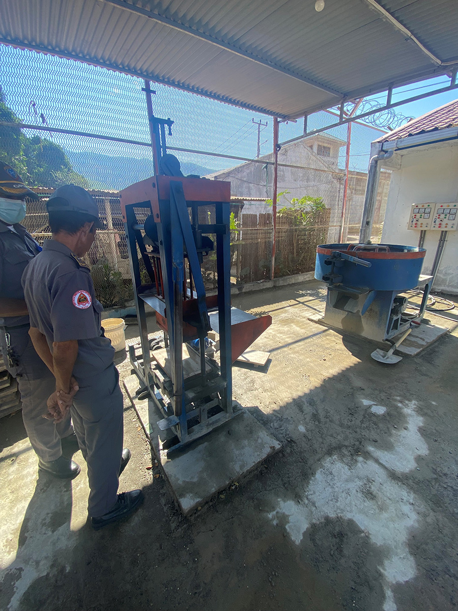 ブロック製造工場