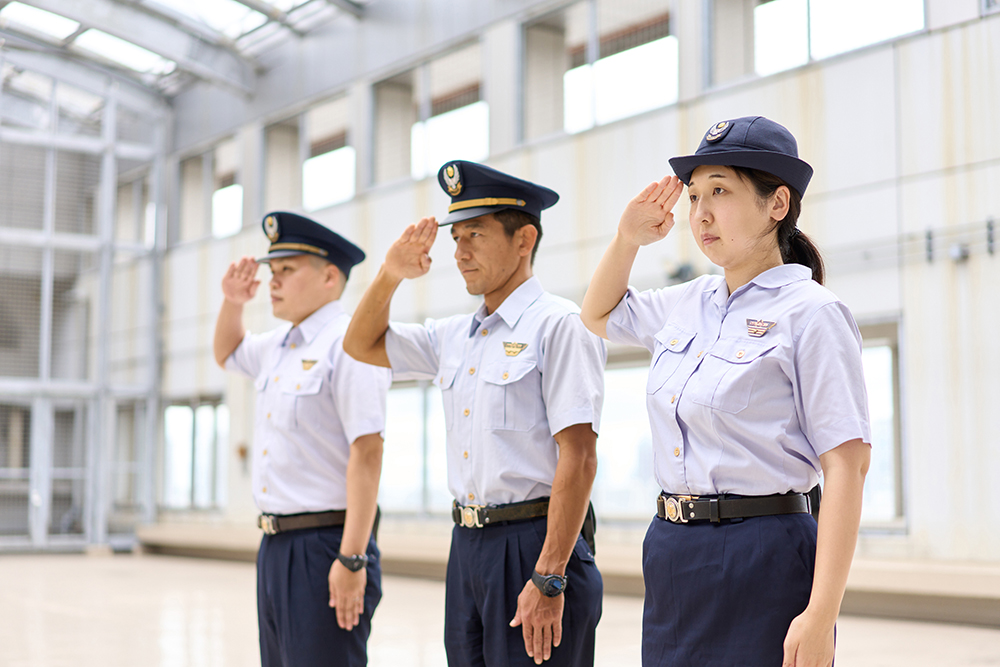 入国警備官