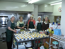 仕事後に待っているのは
地域女性会による手料理
（宮城県宮城東華会）