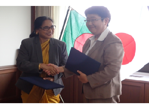 日本国とバングラデシュ人民共和国との間で特定技能外国人に係る協力覚書の署名式が行われました（令和元年８月２７日）。