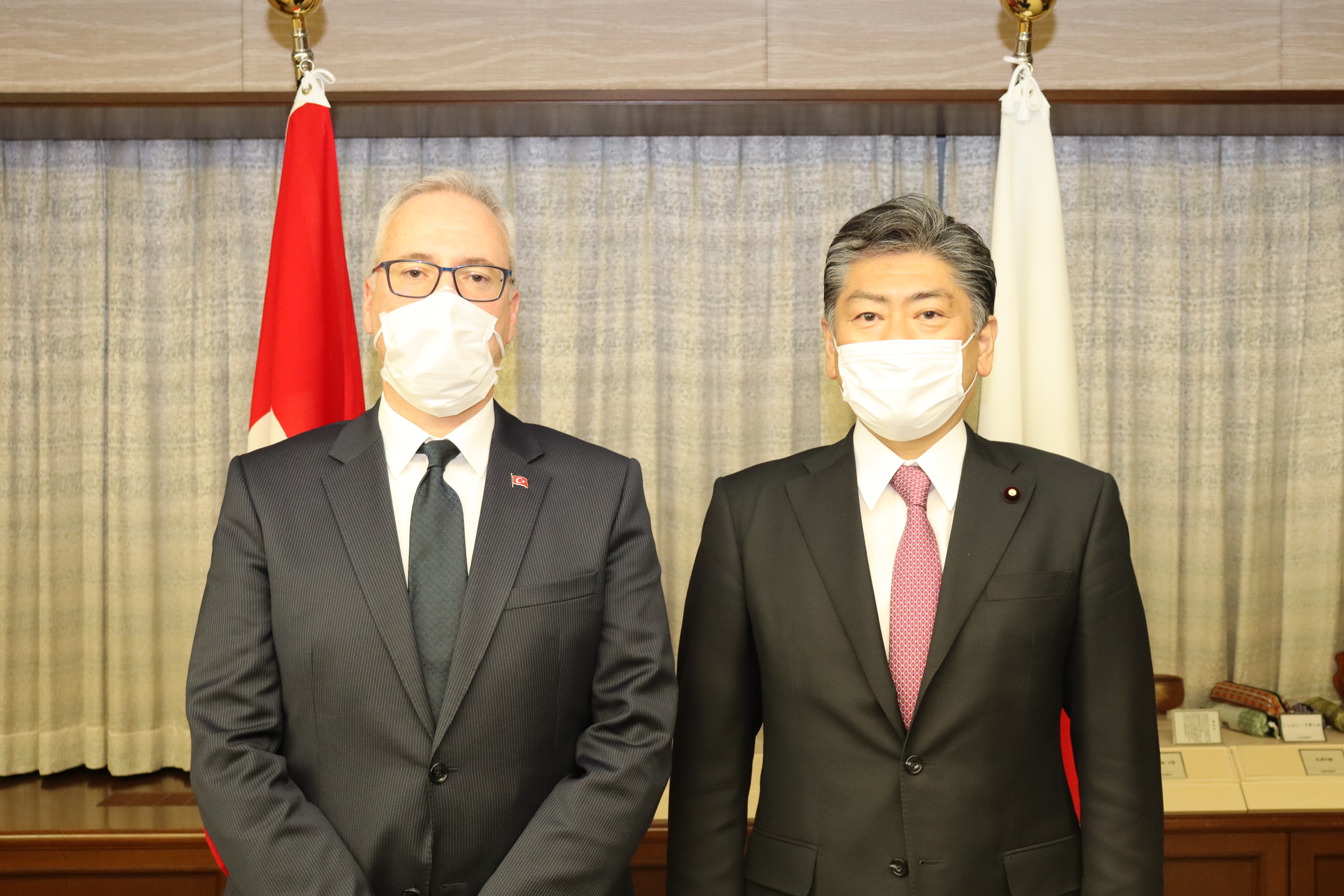 March 1, 2022 Justice Minister Received Courtesy Call from Ambassador of the Republic of Turkey to Japan