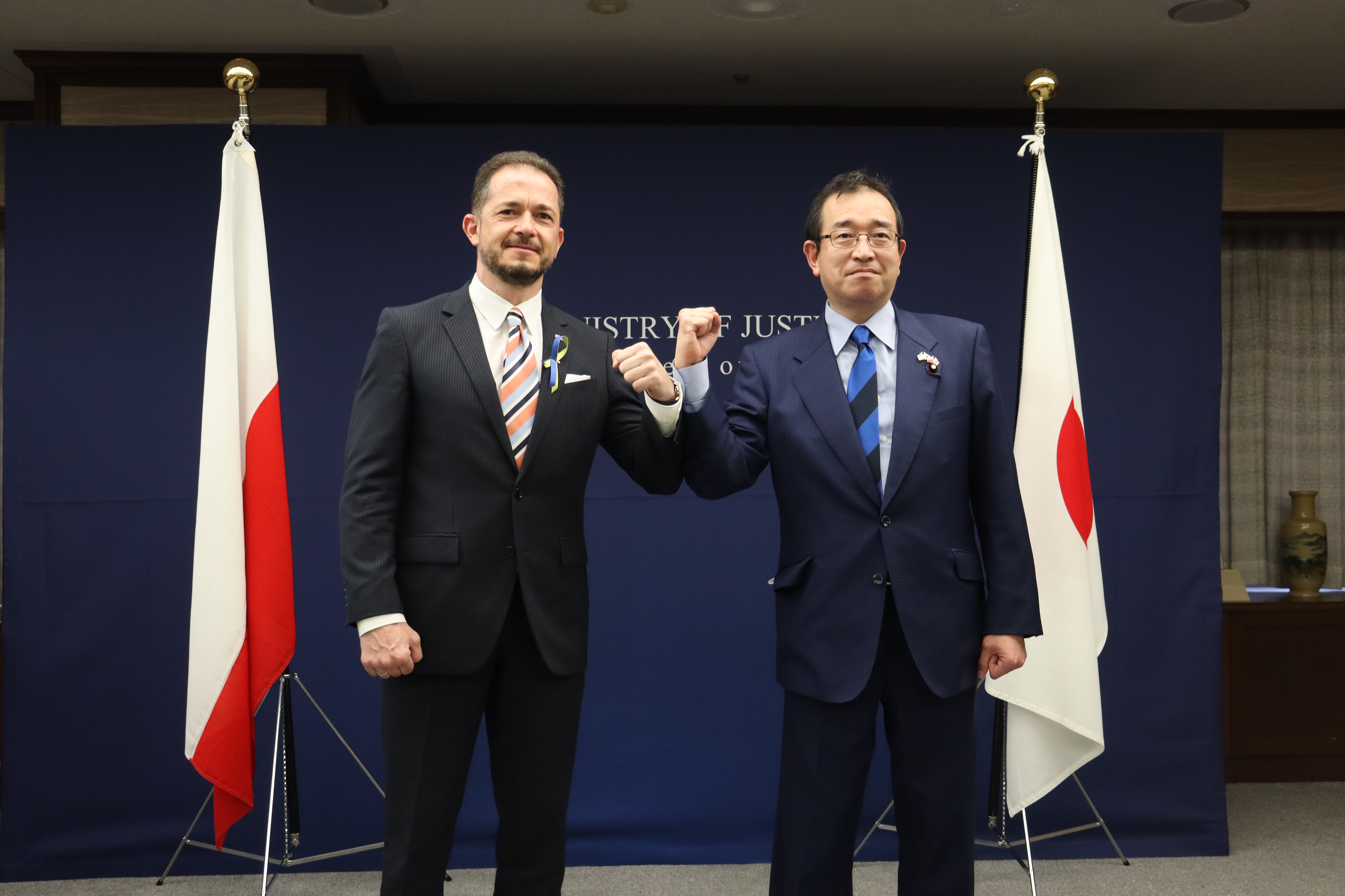 津島淳法務副大臣が駐日ポーランド共和国大使と会談しました。（令和４年４月１１日）