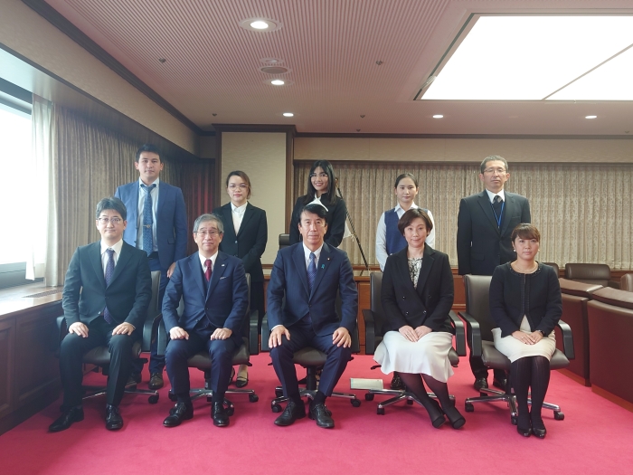 齋藤健法務大臣が、名古屋大学杉山直総長御一行による表敬訪問を受けました。
