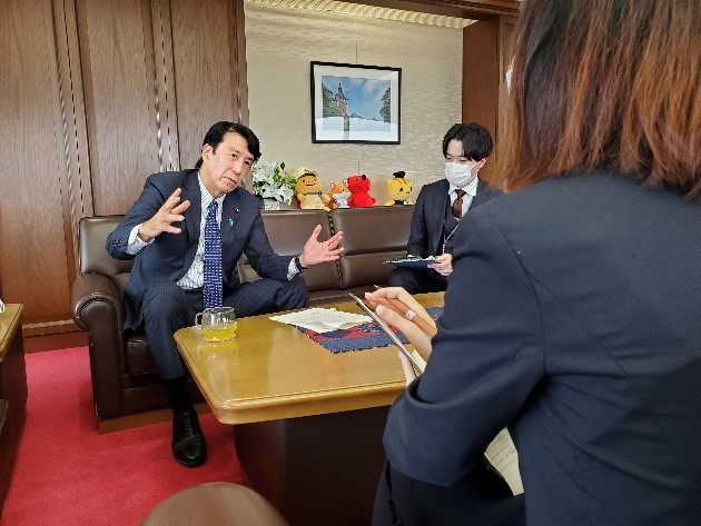 齋藤健法務大臣が「ほうむSHOW」編集局によるインタビューを受けました。