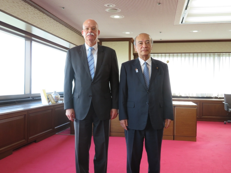 小泉龍司法務大臣が、クレーメンス・フォン・ゲッツェ駐日ドイツ大使による表敬訪問を受けました。