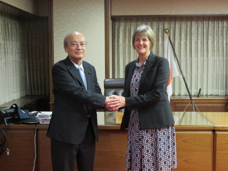 小泉龍司法務大臣が、駐日英国大使による表敬訪問を受けました。