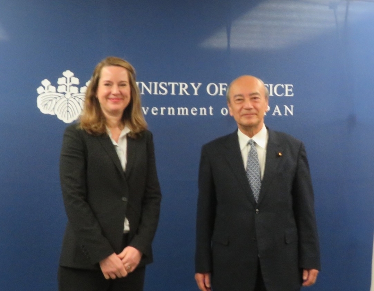 小泉龍司法務大臣が、国際移住機関（ＩＯＭ）事務局長による表敬訪問を受けました。