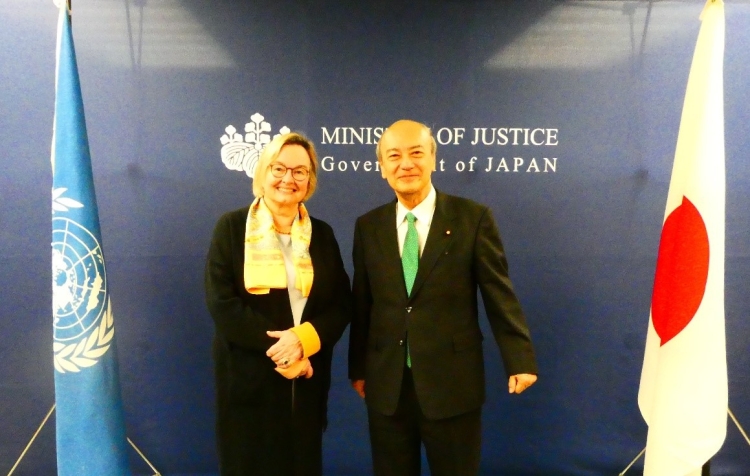 March 27, 2024 Courtesy Visit to Minister of Justice KOIZUMI Ryuji by the Secretary of the United Nations Commission on International Trade Law (UNCITRAL).