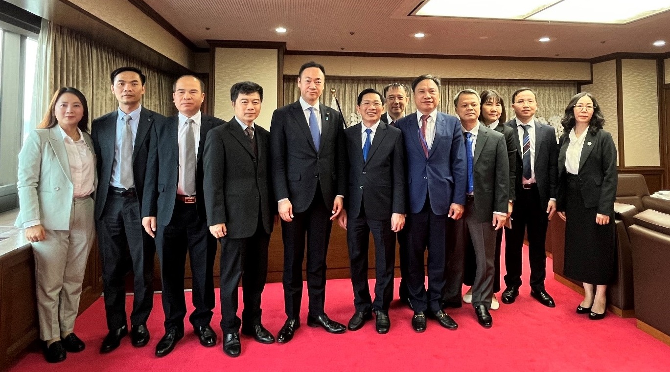 December 3, 2024 Courtesy Visit to the Minister of Justice by the Participants of the 72nd Study Tour in Legal Technical Assistance (for the Central Internal Affairs Committee of the Communist Party of Viet Nam (CIAC) Working Group (WG)).