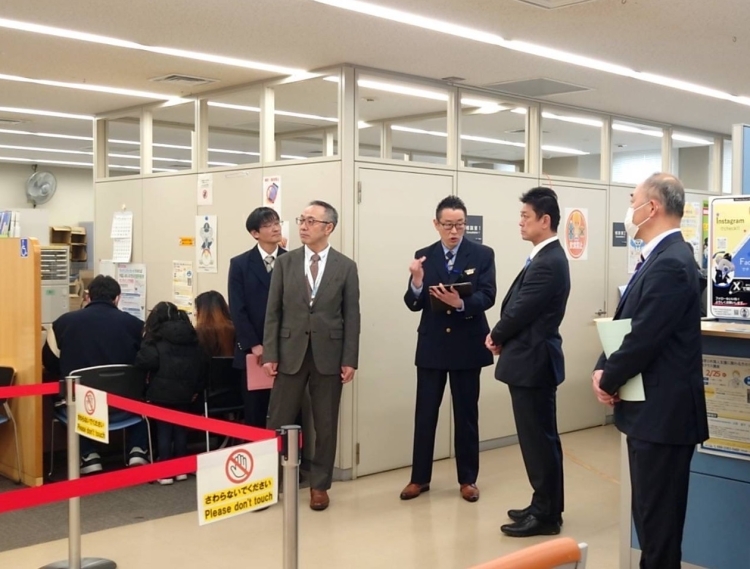 高村正大法務副大臣が名古屋出入国在留管理局を視察しました。
