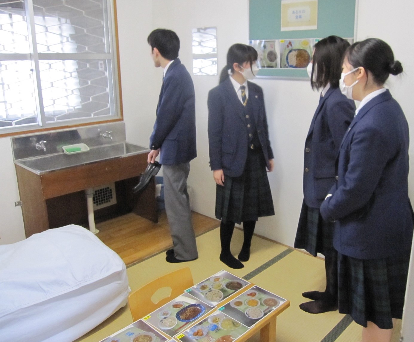 高校生に対する業務説明、施設見学