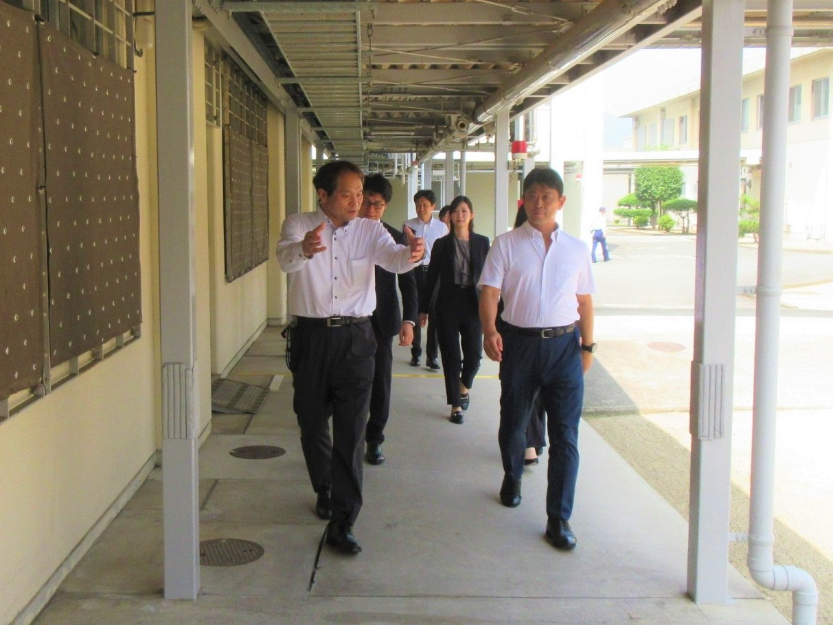 高村法務副大臣が山口刑務所を視察しました。