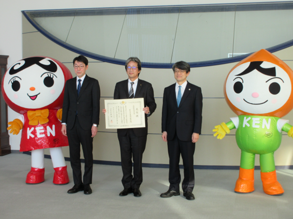 株式会社東奥日報社