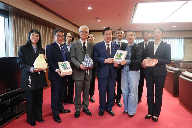 平口洋法務大臣が、株式会社シンゾーンによる訪問を受けました。