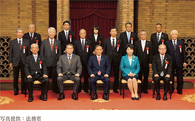 写真6-103-1 令和2年安全安心なまちづくり関係功労者表彰式の様子