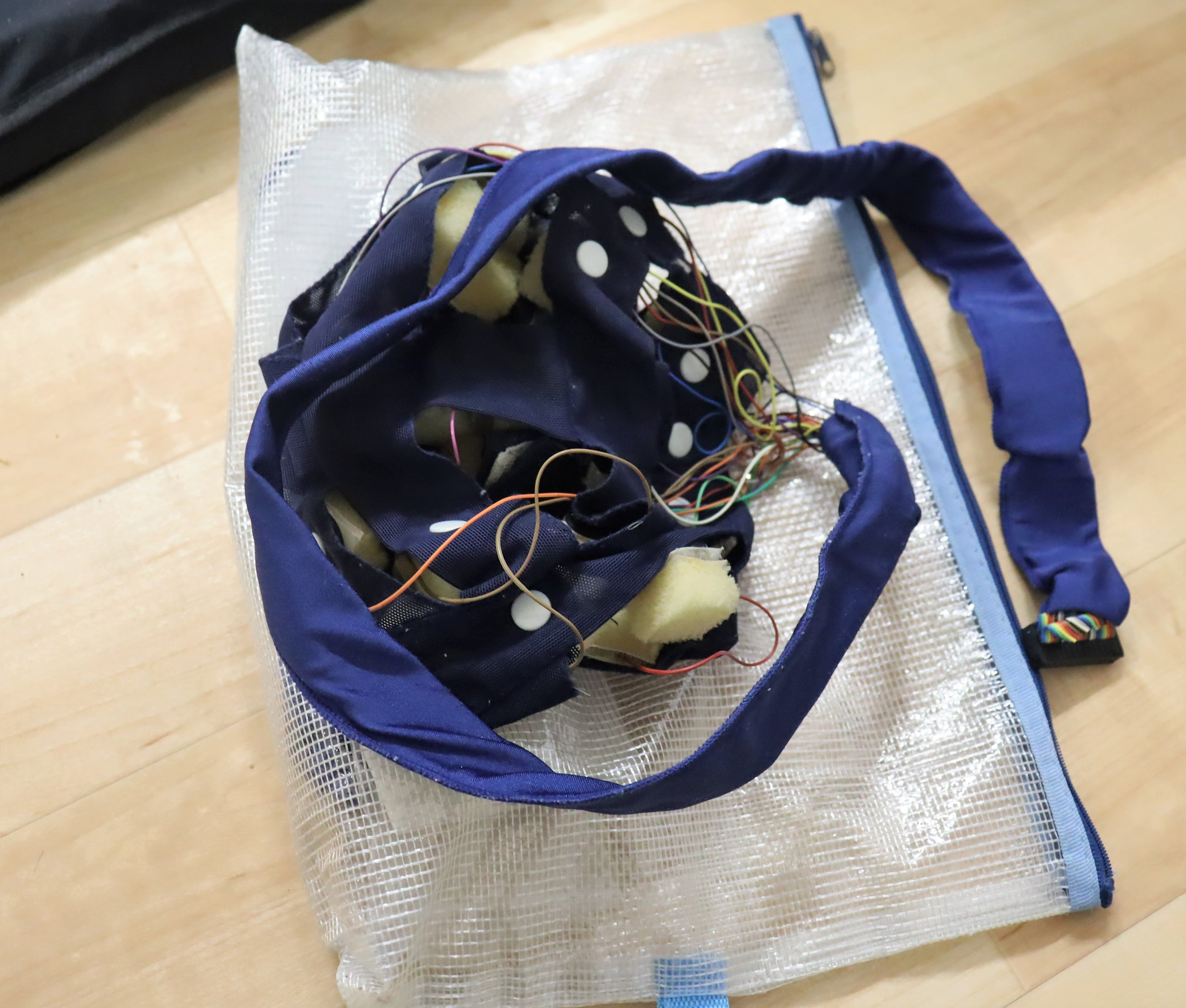 足立入谷施設（東京）に対する立入検査（令和7年10月）で確認した「PSI」（ヘッドギア）